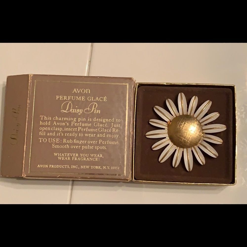 Vintage‎ Avon daisy brooch in original box - Picture 2 of 4